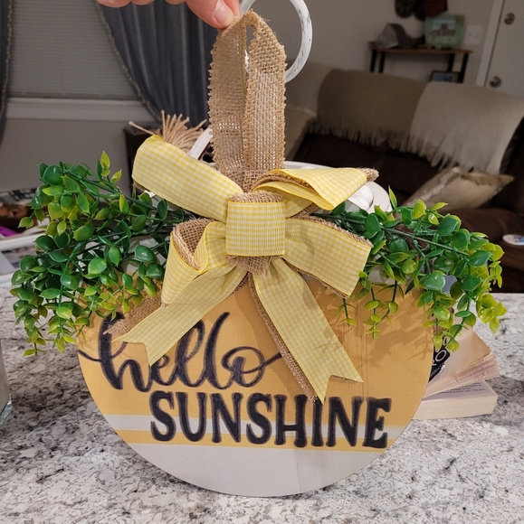 Hello Sunshine Welcome Door Sign - Picture 2 of 2